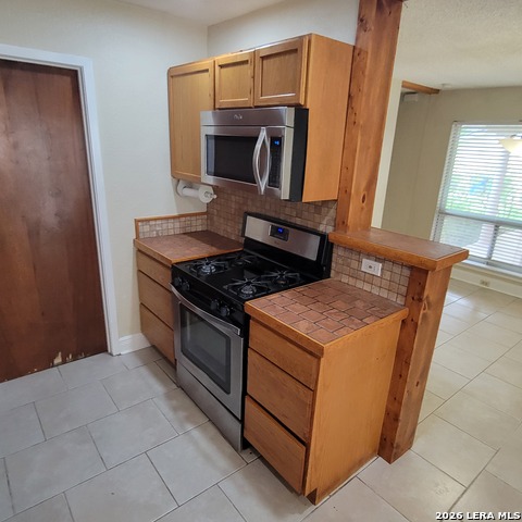 Image 5 of 16 For 1922 Oakline Dr