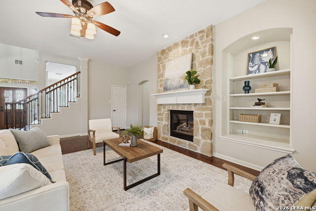 Image 11 of 46 For 819 Tiger Lily