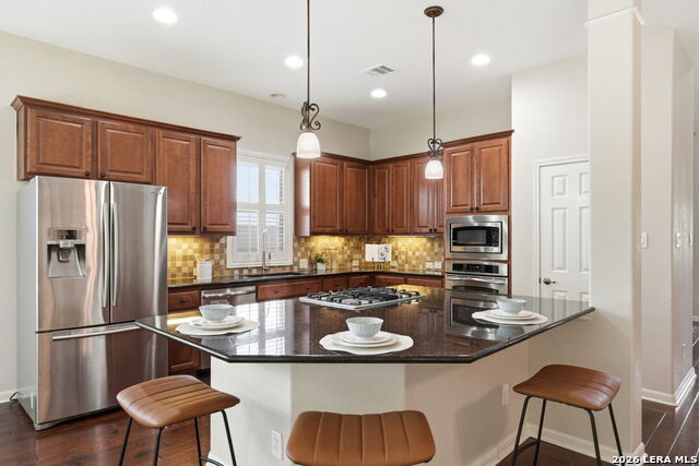 Image 13 of 46 For 819 Tiger Lily