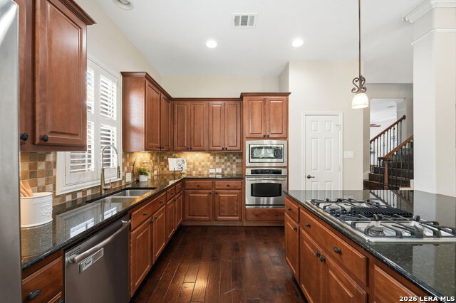 Image 14 of 46 For 819 Tiger Lily