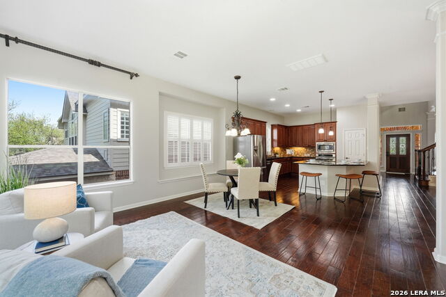 Image 17 of 46 For 819 Tiger Lily