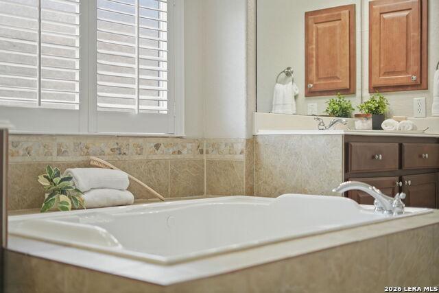 Image 29 of 46 For 819 Tiger Lily