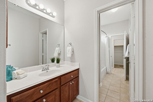 Image 32 of 46 For 819 Tiger Lily