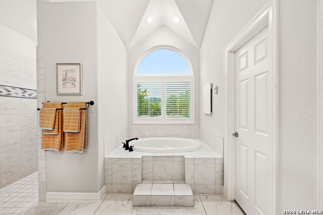 Image 21 of 46 For 1434 Village Top