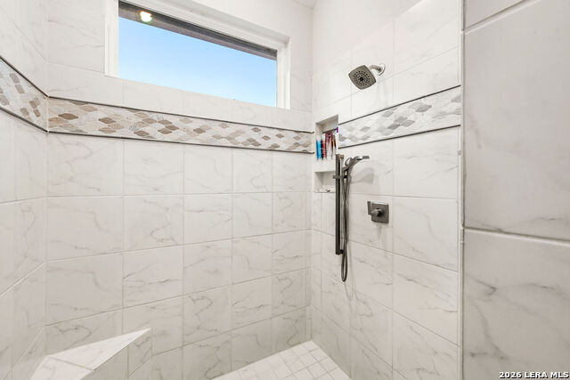 Image 24 of 46 For 1434 Village Top