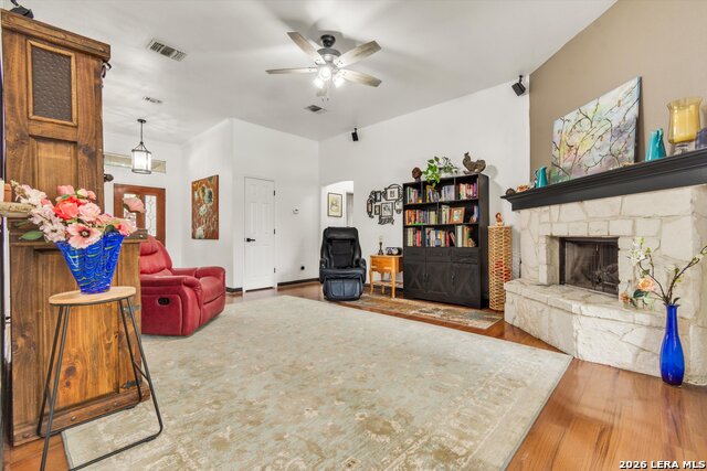 Listing photo id 8 for 2072 Stonehaven