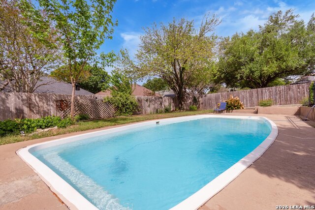 Listing photo id 37 for 2072 Stonehaven