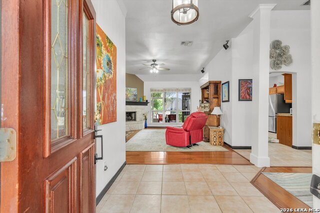 Listing photo id 2 for 2072 Stonehaven