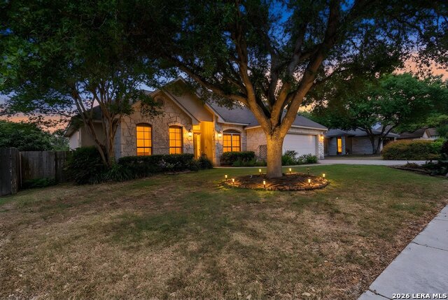 Listing photo id 46 for 2072 Stonehaven