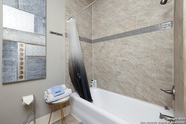 Image 15 of 20 For 1629 Woodlawn W