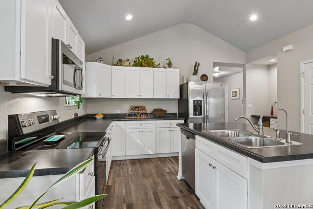 Image 13 of 26 For 420 Belmont  