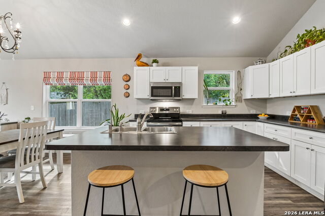 Image 14 of 26 For 420 Belmont  