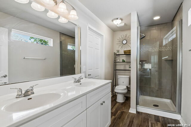 Image 17 of 26 For 420 Belmont  