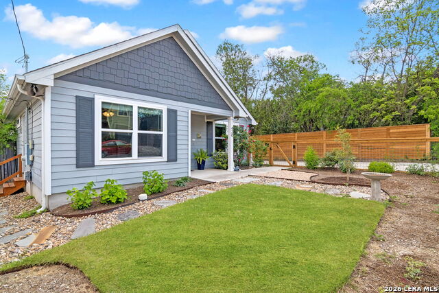 Image 4 of 26 For 420 Belmont  