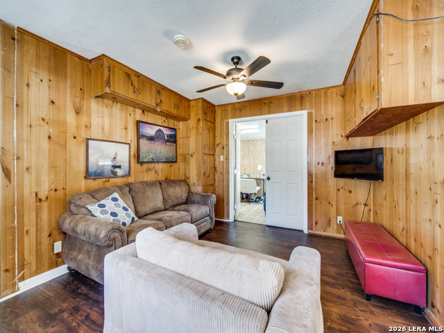 Image 15 of 32 For 135 Walnut Grove Rd