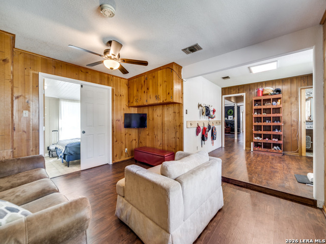 Image 16 of 32 For 135 Walnut Grove Rd