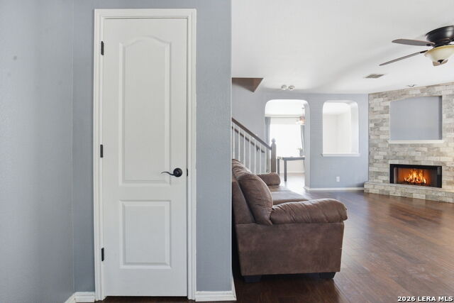 Image 5 of 35 For 9606 Discovery Rise