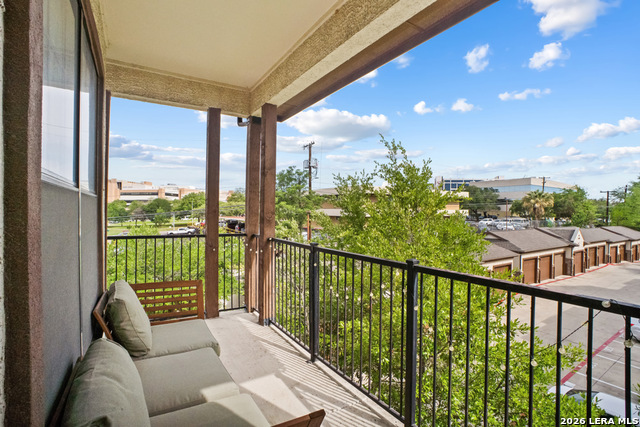 Image 30 of 36 For 7342 Oak Manor Dr  1302