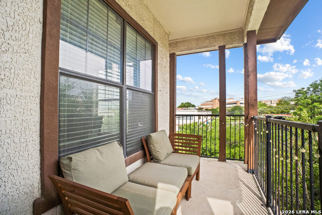 Image 31 of 36 For 7342 Oak Manor Dr  1302