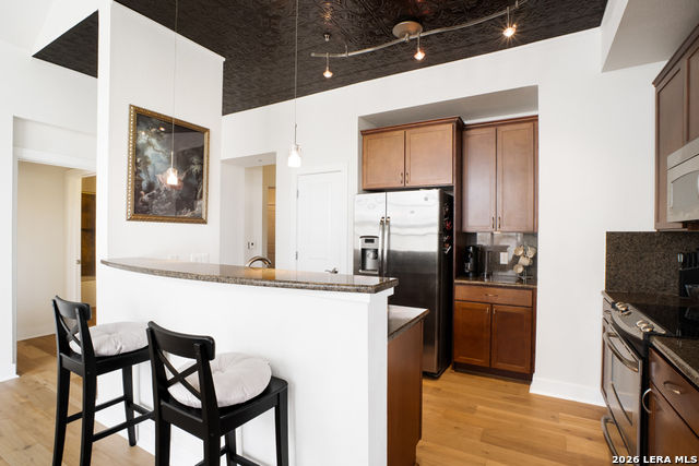 Image 7 of 36 For 7342 Oak Manor Dr  1302