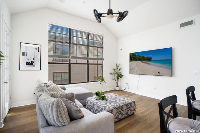 Image 9 of 36 For 7342 Oak Manor Dr  1302