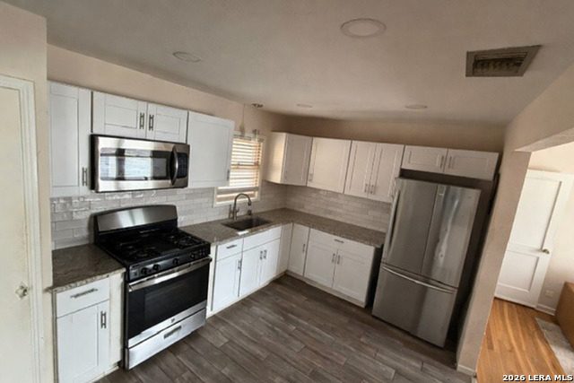 Image 2 of 5 For 415 Irvington