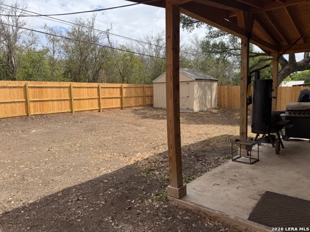 Image 4 of 5 For 415 Irvington