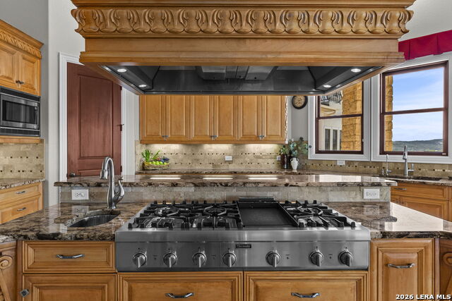 Image 18 of 51 For 6762 Manor Hl