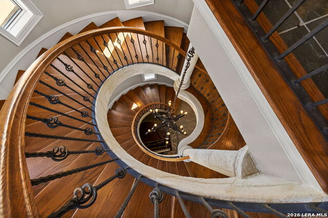 Image 31 of 51 For 6762 Manor Hl