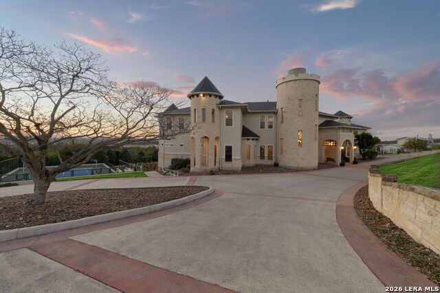 Image 8 of 51 For 6762 Manor Hl
