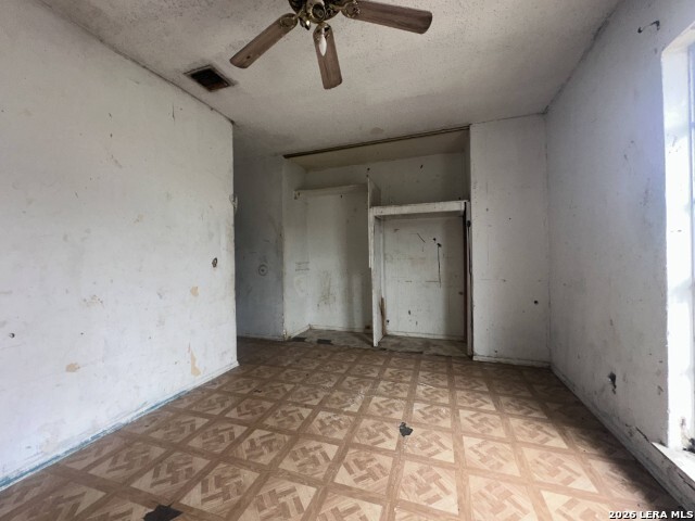 Image 12 of 16 For 2710 Pollote St