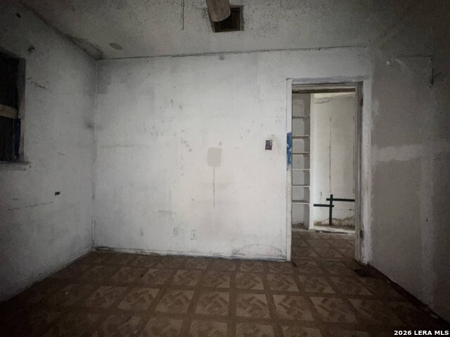 Image 2 of 16 For 2710 Pollote St