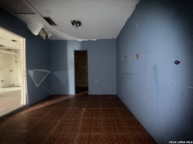 Image 5 of 16 For 2710 Pollote St