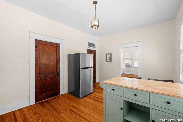 Image 9 of 17 For 217 Castillo Ave  3