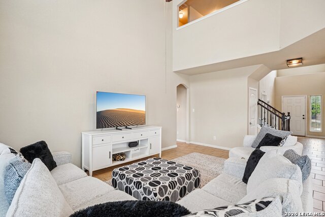 Image 28 of 55 For 11308 Silver Rose