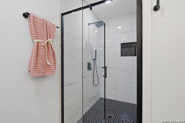 Image 19 of 37 For 106 Irvington Dr