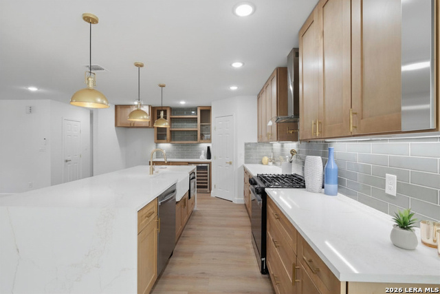 Image 2 of 37 For 106 Irvington Dr