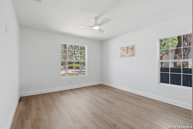 Image 20 of 37 For 106 Irvington Dr