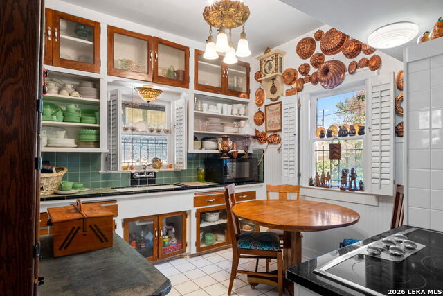 Image 15 of 44 For 243 Lullwood Ave E