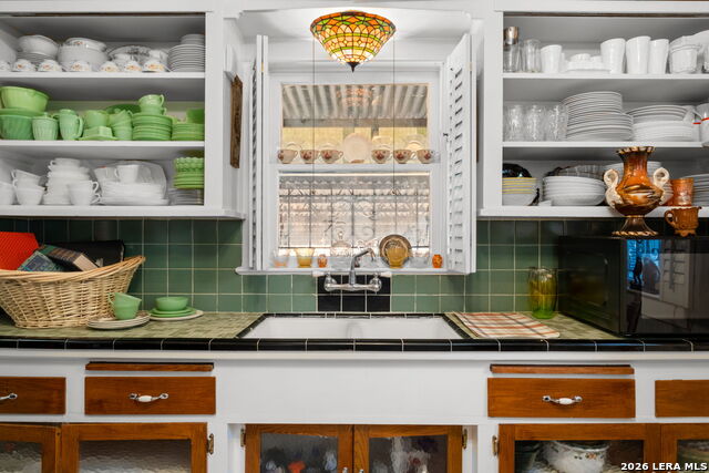 Image 16 of 44 For 243 Lullwood Ave E