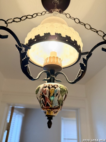 Image 20 of 44 For 243 Lullwood Ave E