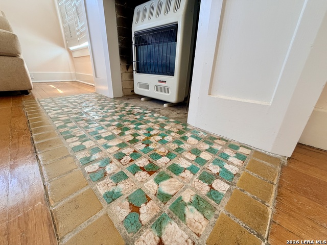 Image 26 of 44 For 243 Lullwood Ave E