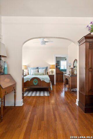 Image 27 of 44 For 243 Lullwood Ave E