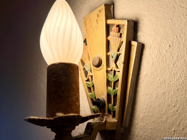 Image 29 of 44 For 243 Lullwood Ave E