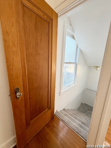 Image 33 of 44 For 243 Lullwood Ave E