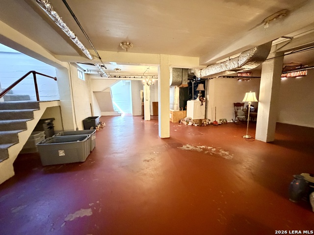 Image 34 of 44 For 243 Lullwood Ave E