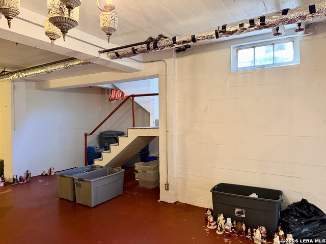 Image 35 of 44 For 243 Lullwood Ave E