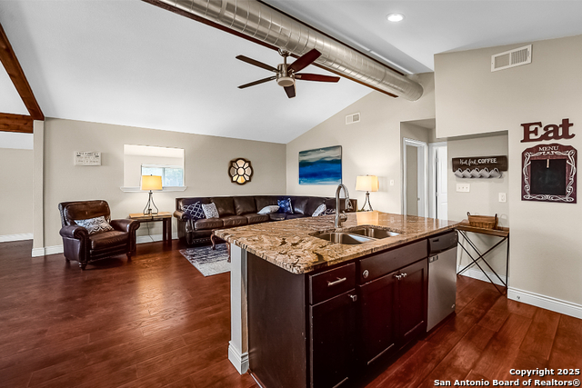 Image 25 of 39 For 707 Park Shores