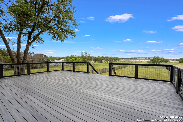 Image 31 of 39 For 707 Park Shores