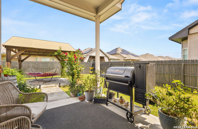 Listing photo id 24 for 1047 Buffalo Grove